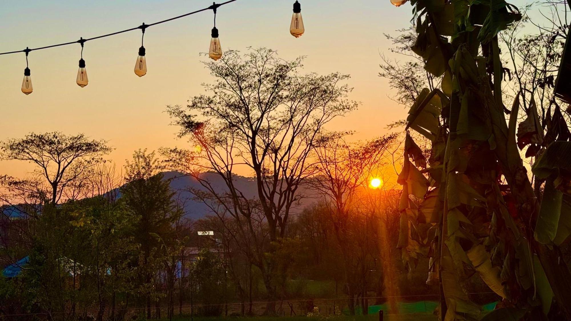 The Hood Hotel Bir  Bagian luar foto