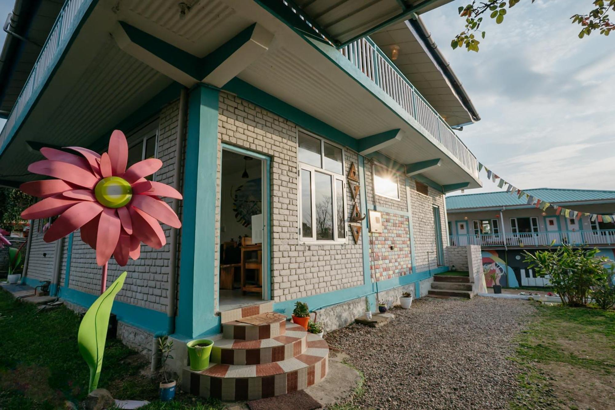The Hood Hotel Bir  Bagian luar foto
