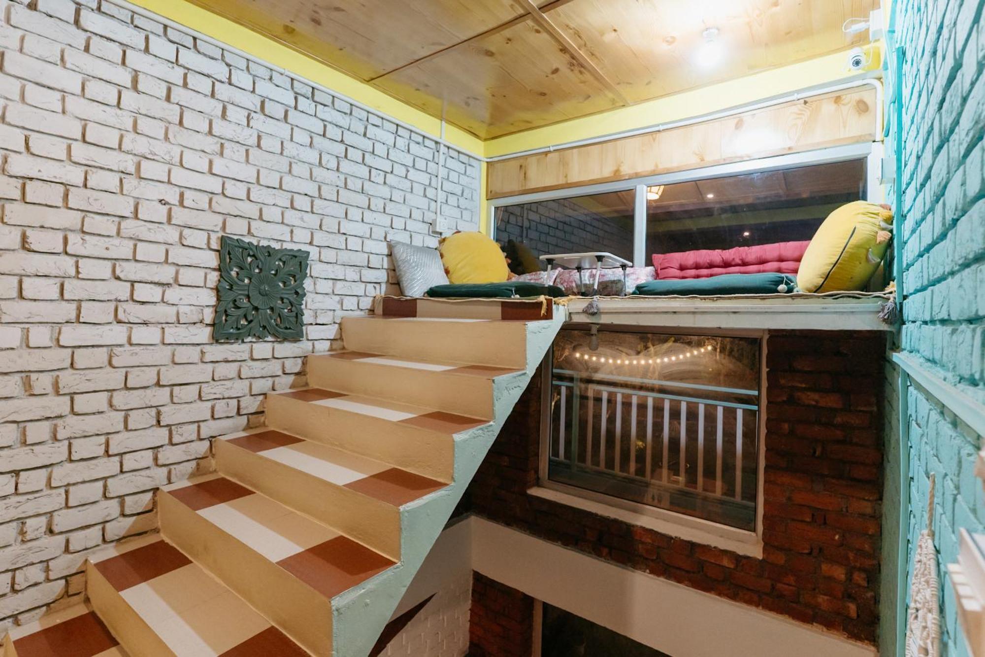 The Hood Hotel Bir  Bagian luar foto