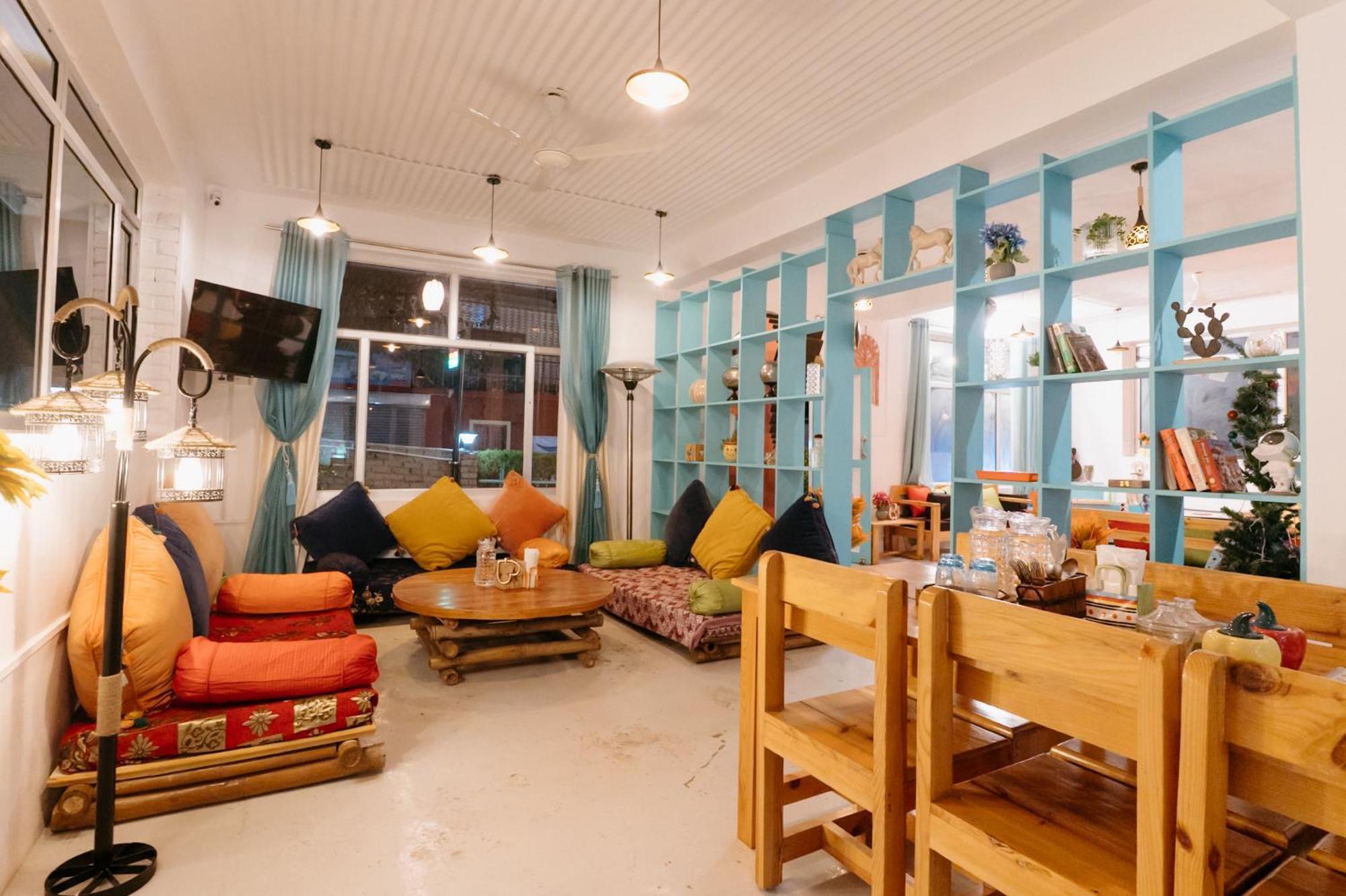 The Hood Hotel Bir  Bagian luar foto