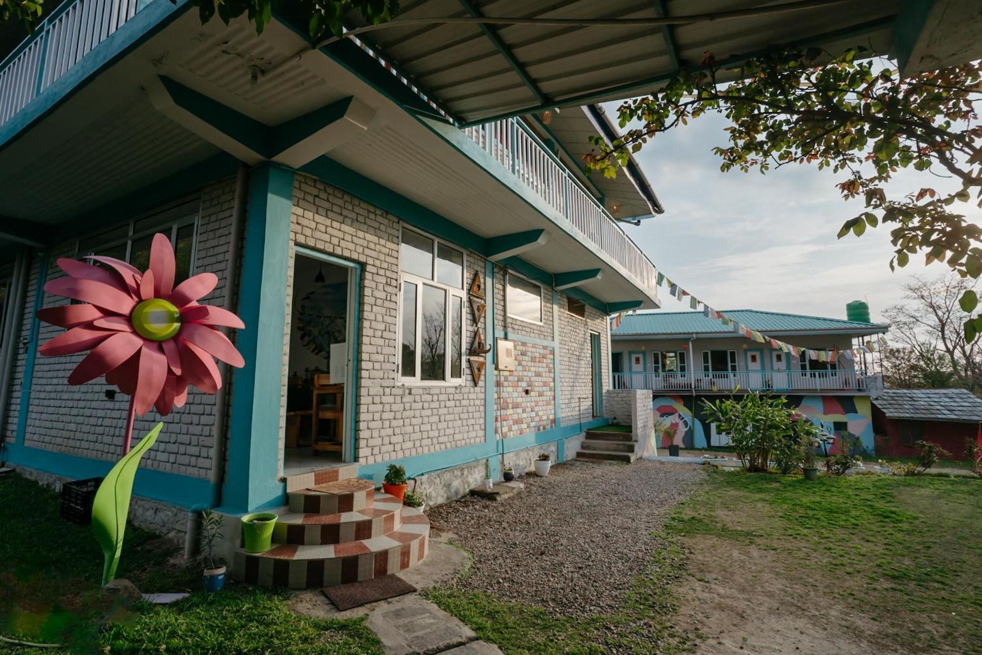 The Hood Hotel Bir  Bagian luar foto