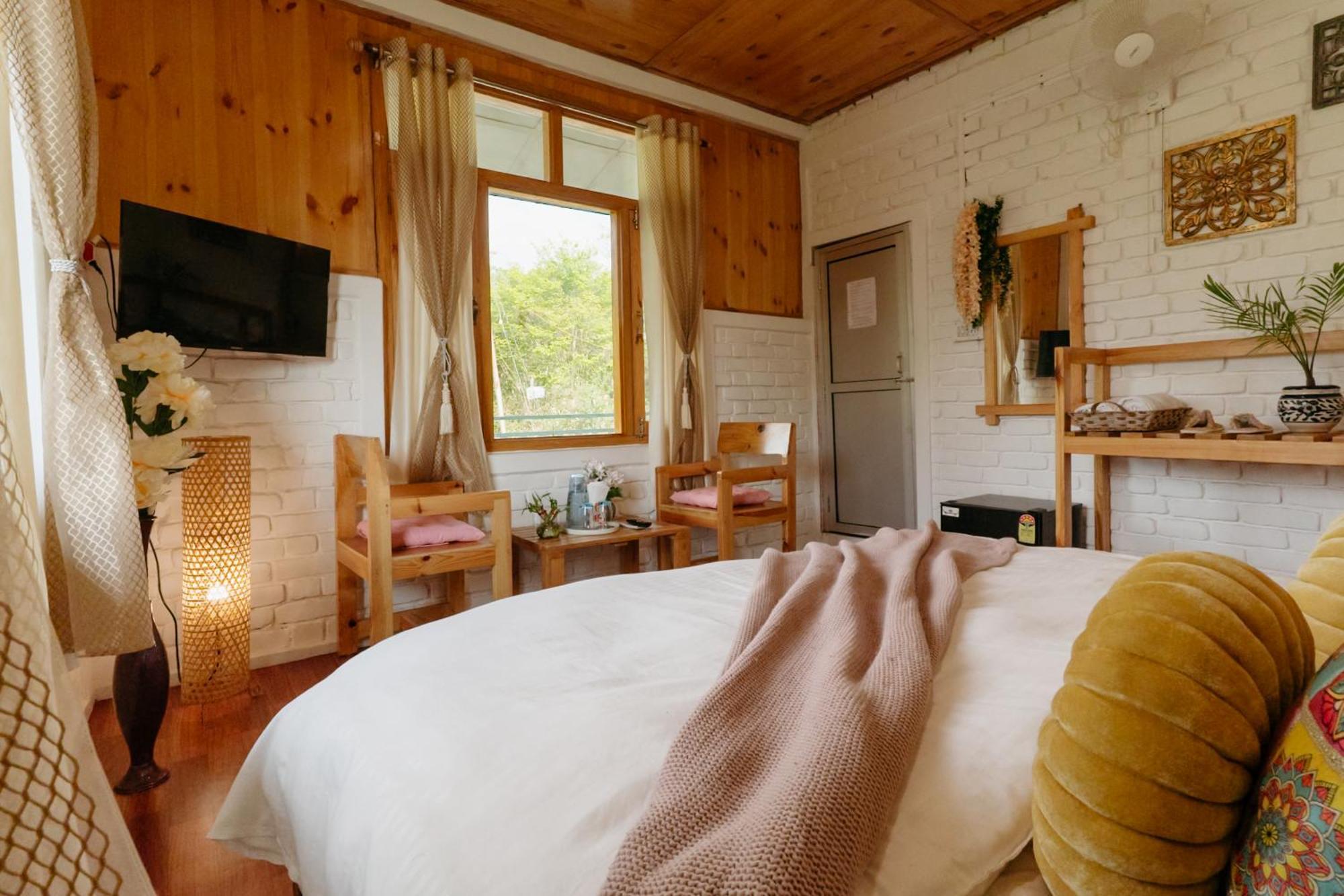 The Hood Hotel Bir  Bagian luar foto