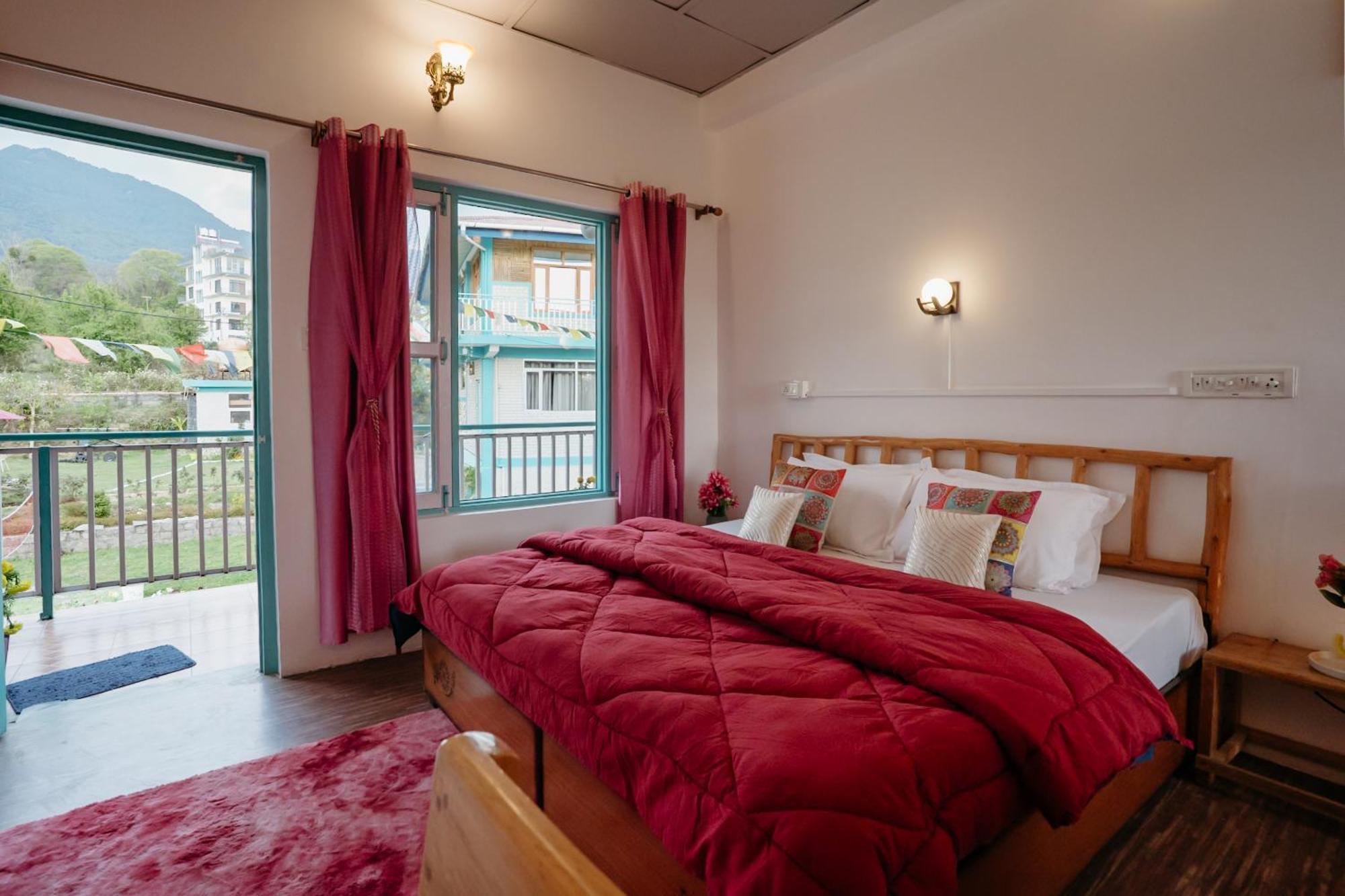 The Hood Hotel Bir  Bagian luar foto