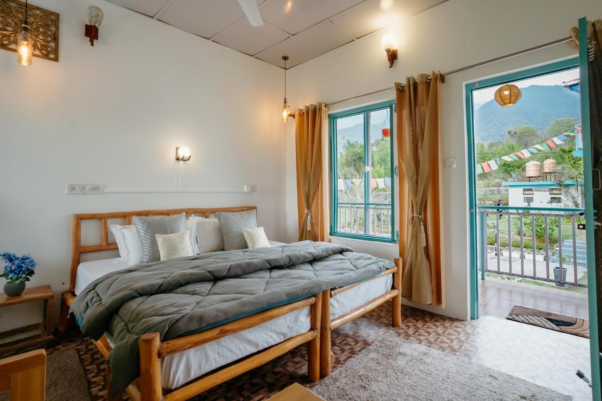 The Hood Hotel Bir  Bagian luar foto