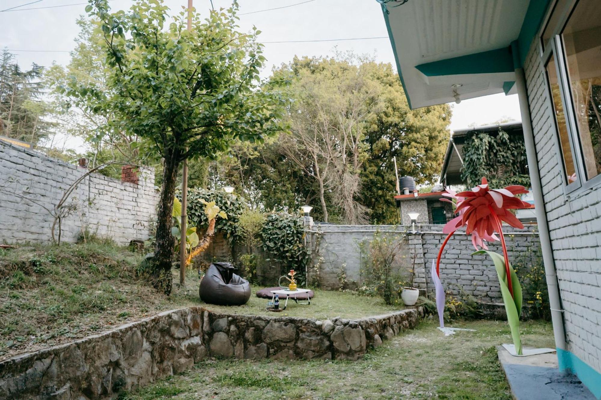 The Hood Hotel Bir  Bagian luar foto