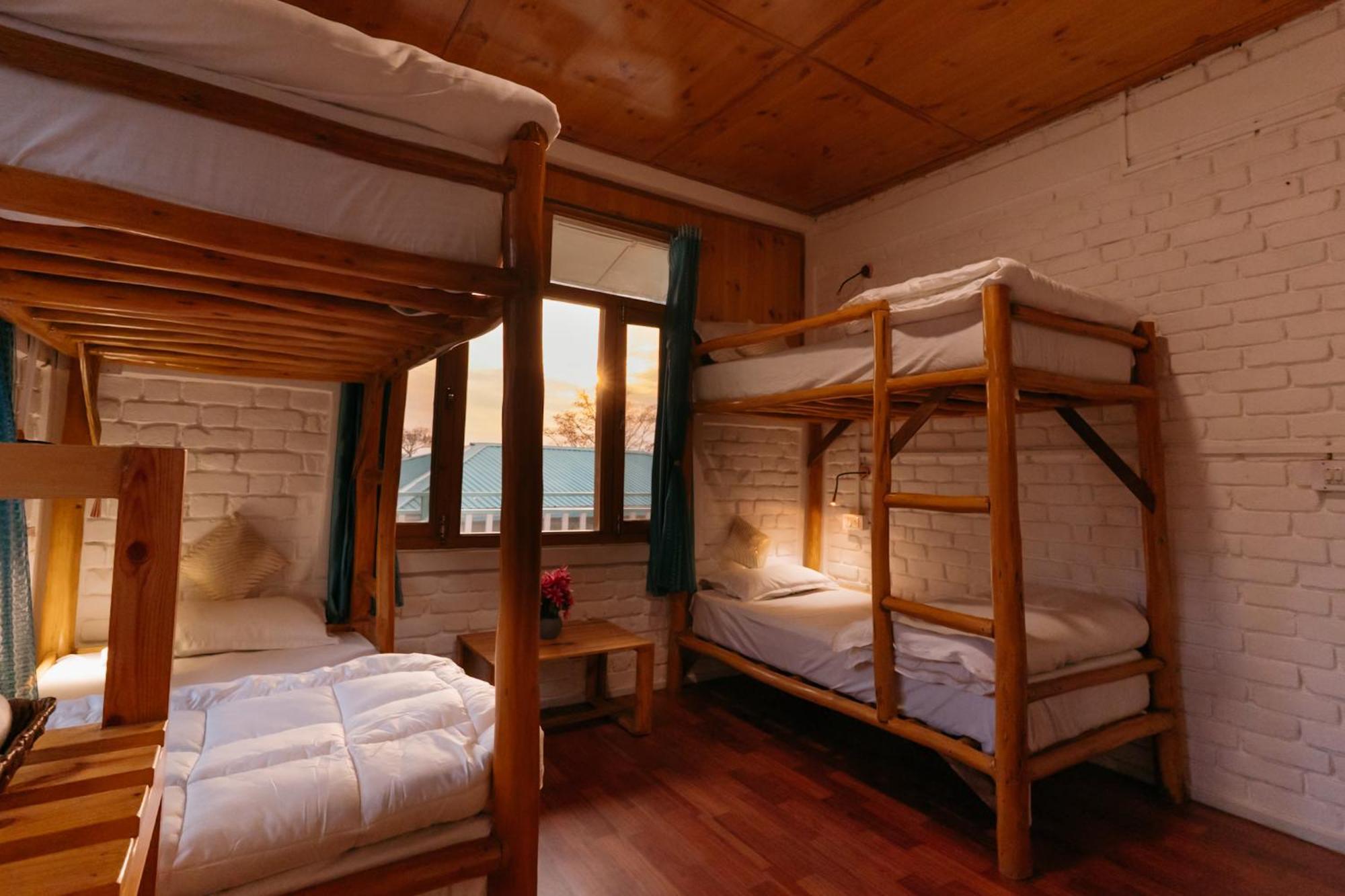 The Hood Hotel Bir  Bagian luar foto