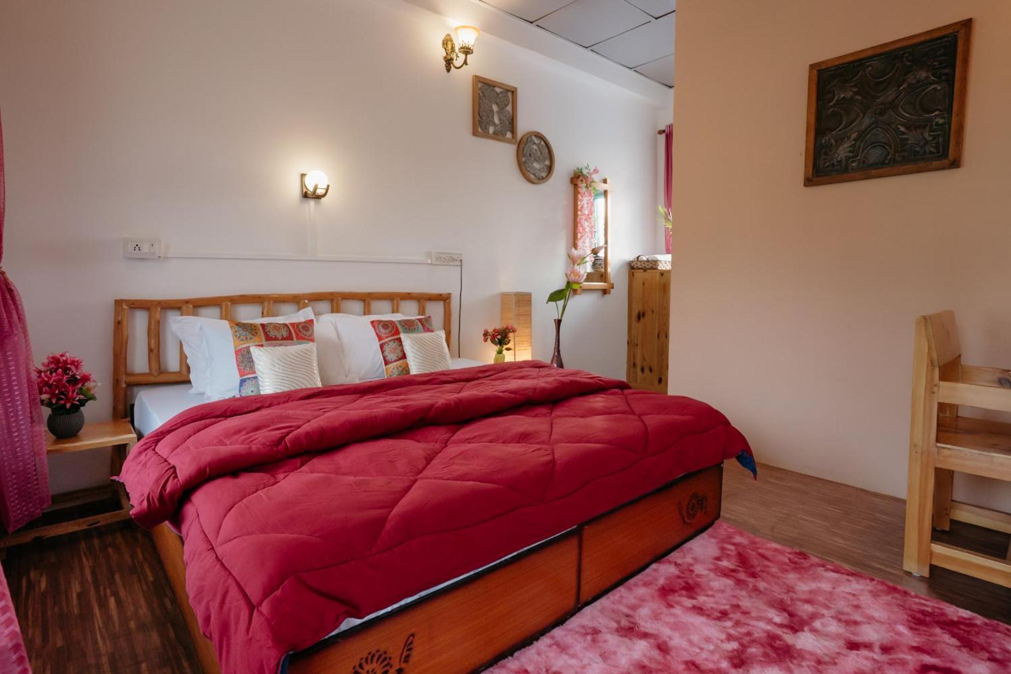 The Hood Hotel Bir  Bagian luar foto