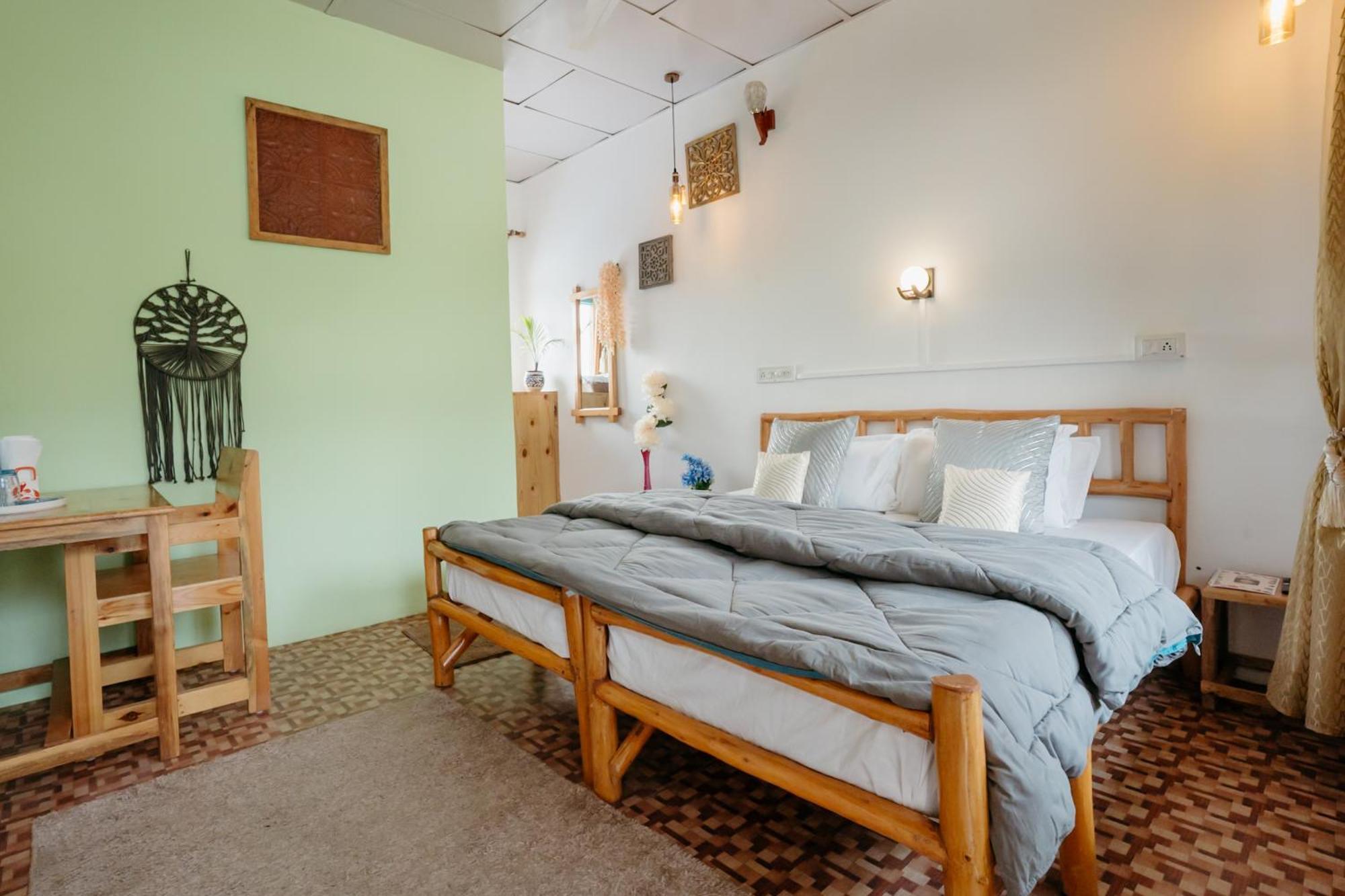 The Hood Hotel Bir  Bagian luar foto