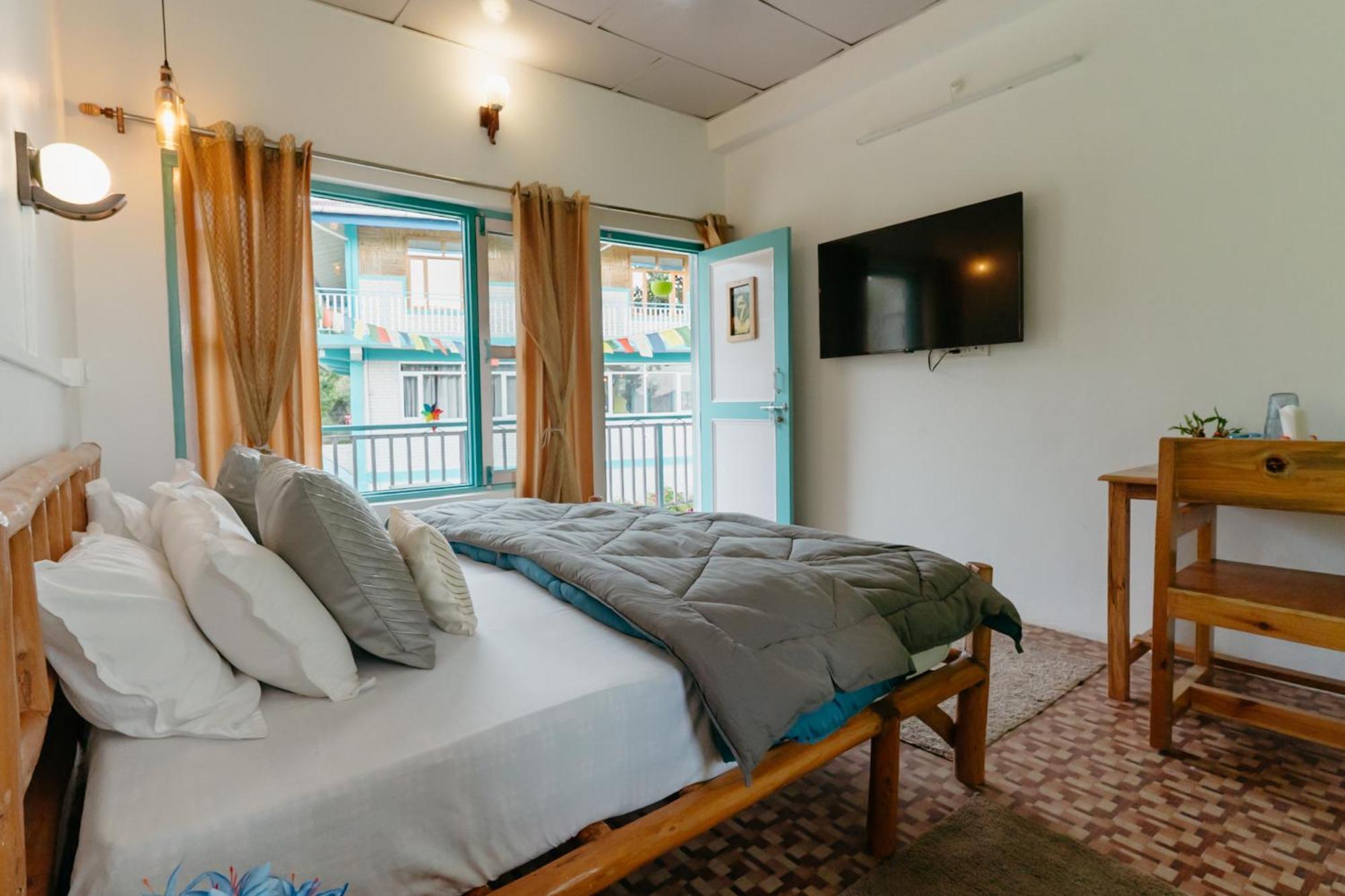 The Hood Hotel Bir  Bagian luar foto