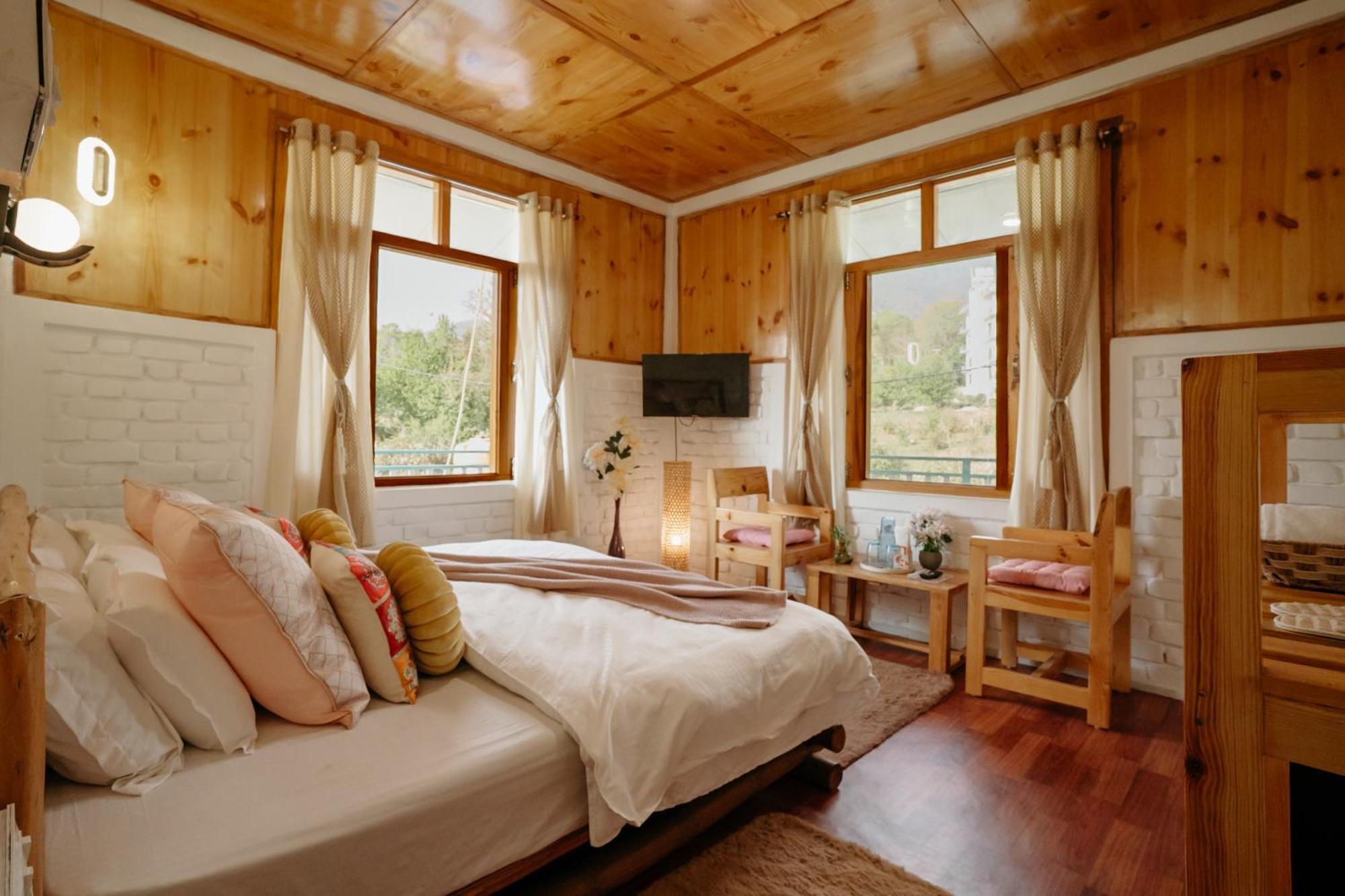 The Hood Hotel Bir  Bagian luar foto